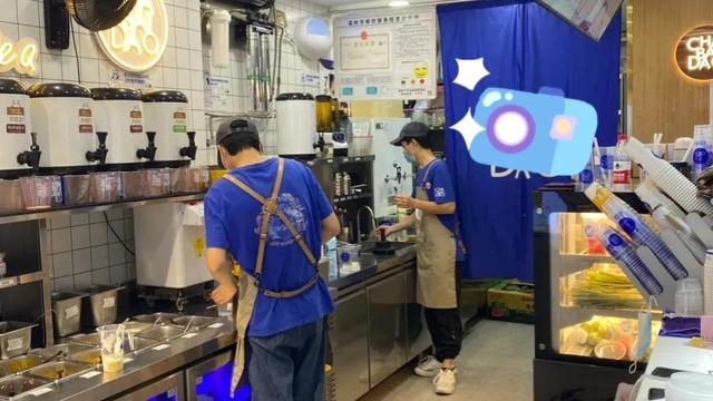 加盟奶茶店到底赚不赚钱(女生开奶茶店赚钱吗)-齐力副业